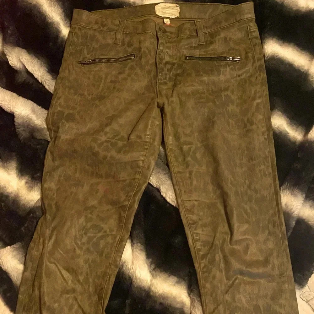 current Elliott the Soho zip coated skinny stiletto army dirty paws pants 30